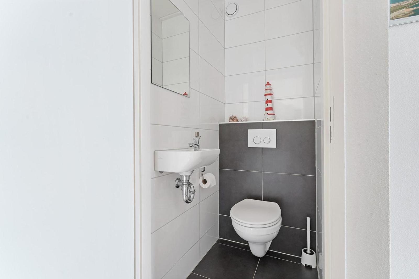 Holiday Home Haringvliet: Coastal Retreat near Beach and Dunes Ouddorp Exterior photo